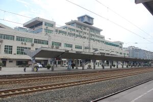 Shiyan Station platform.